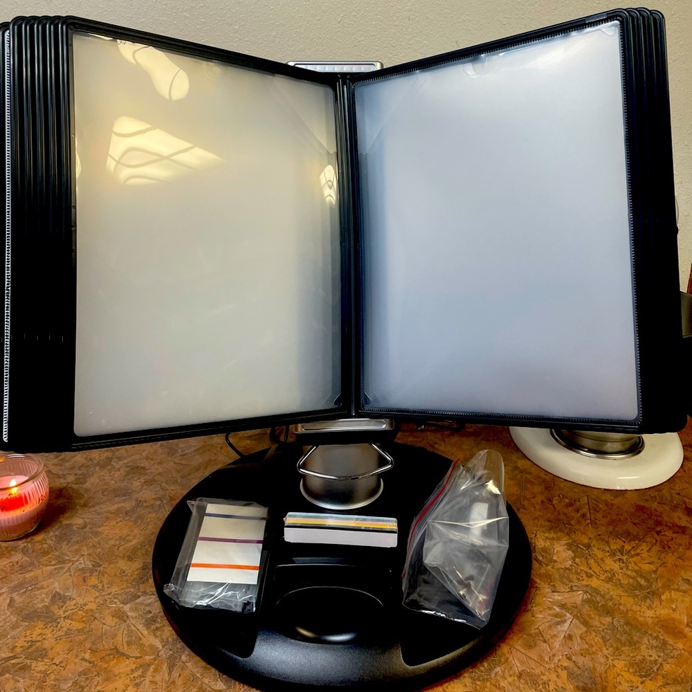 Deluxe Executive Rotary Base Organizer, 20 Panel.